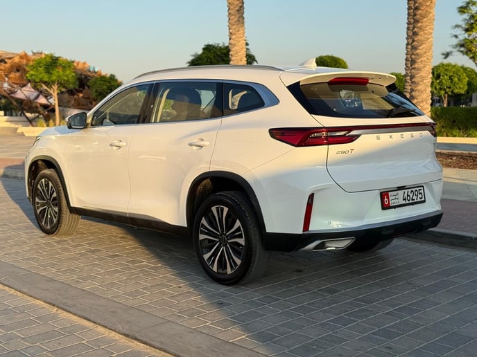 Exeed TXL (Gris), 2024 para alquiler en Sharjah
