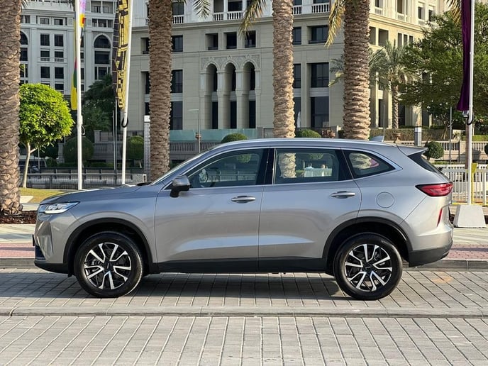 Haval H6 (Grise), 2024 &agrave; louer &agrave; Abu Dhabi