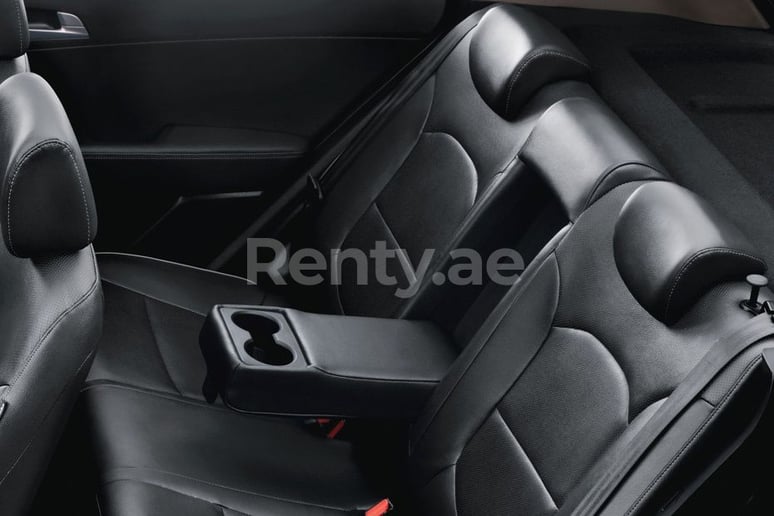 Hyundai Creta (Gris), 2020 para alquiler en Dub&aacute;i