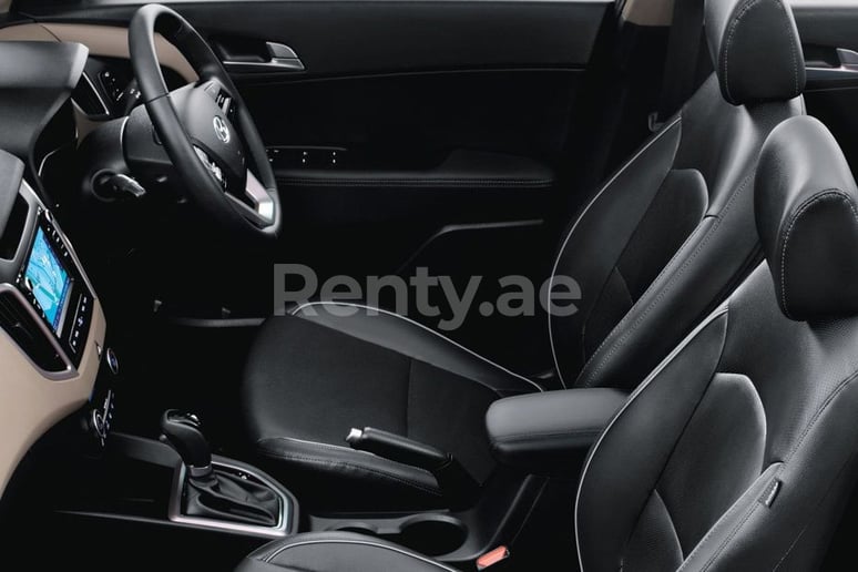 Hyundai Creta (Gris), 2020 para alquiler en Dub&aacute;i