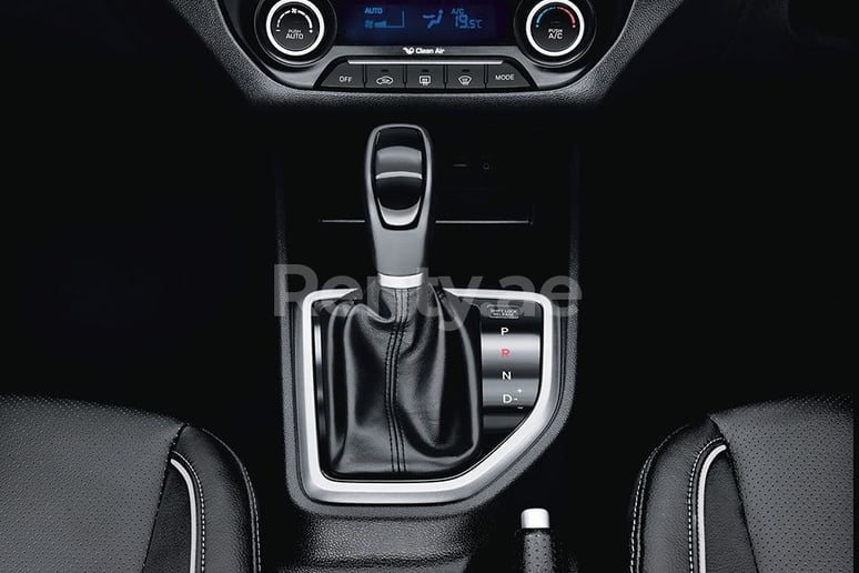 Hyundai Creta (Gris), 2020 para alquiler en Dub&aacute;i