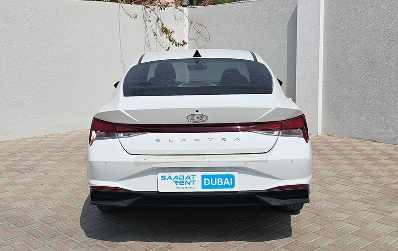 Hyundai Elantra (Grau), 2024  zur Miete in Abu Dhabi