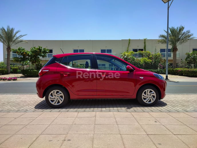 Dubai'de kiralık Hyundai i10 (Gri), 2022