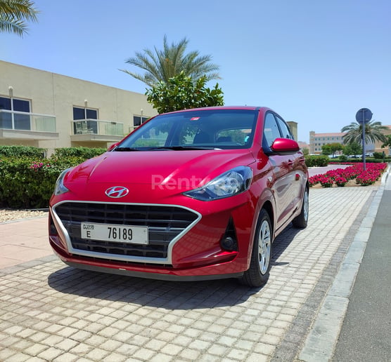 Dubai'de kiralık Hyundai i10 (Gri), 2022