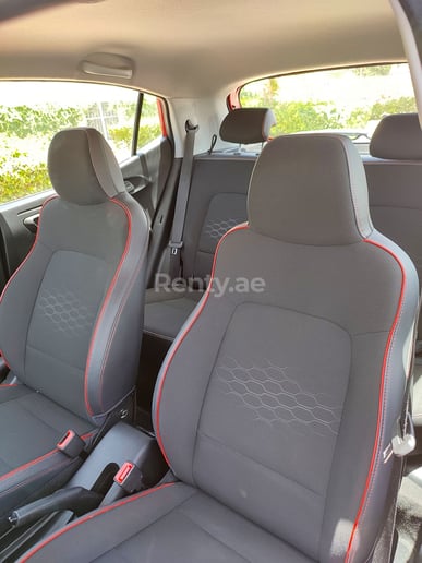 Dubai'de kiralık Hyundai i10 (Gri), 2022