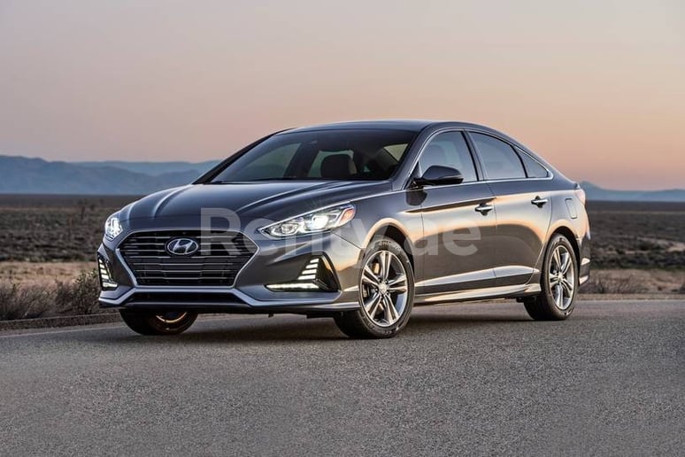 Hyundai Sonata (Grijs), 2018 te huur in Dubai