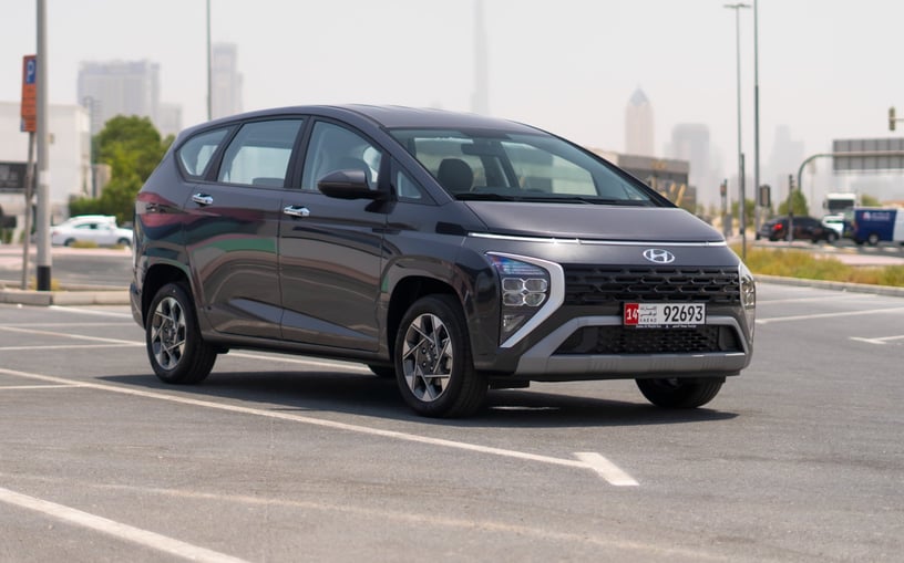 Hyundai Stargazer (Grigio), 2024 - offerte di leasing in Abu Dhabi