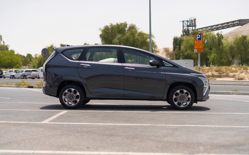 Hyundai Stargazer (Grigio), 2024 - offerte di leasing in Abu Dhabi