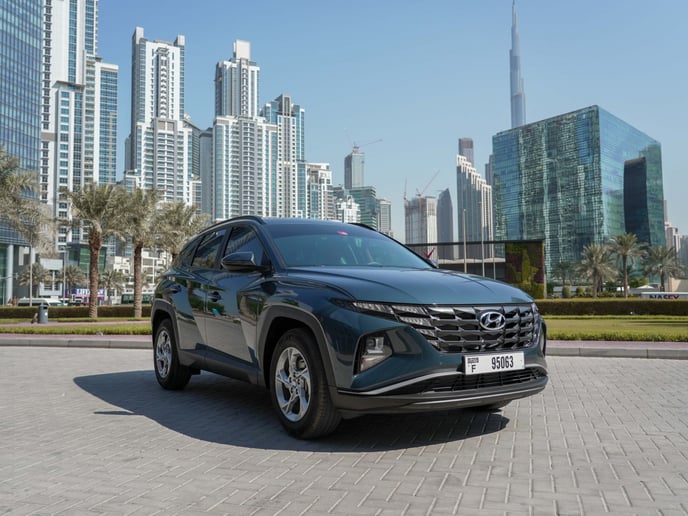Hyundai Tucson (Gris), 2023 para alquiler en Sharjah