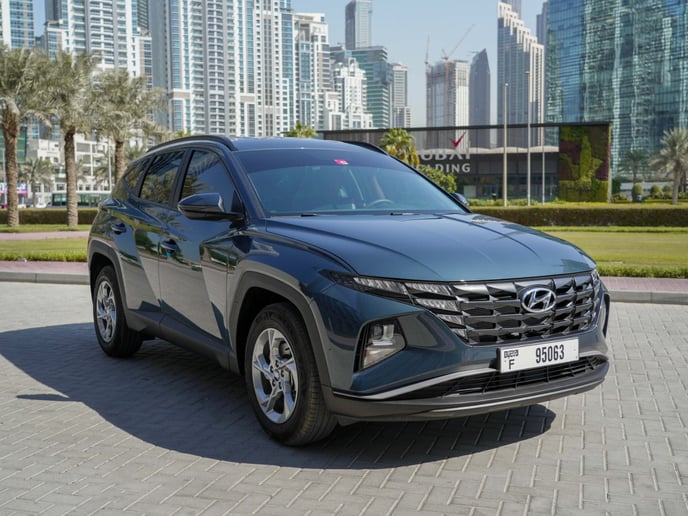 Hyundai Tucson (Gris), 2023 para alquiler en Sharjah