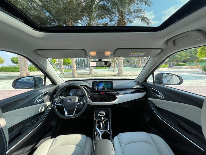 Jac S4 (Grise), 2024 &agrave; louer &agrave; Sharjah