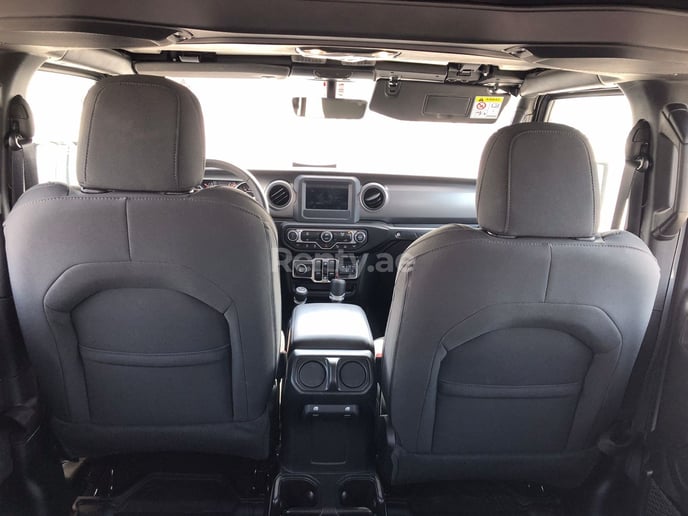 Jeep Wrangler Unlimited Sports (Grigio), 2021 in affitto a Dubai