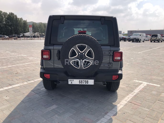 Jeep Wrangler Unlimited Sports (Grigio), 2021 in affitto a Dubai