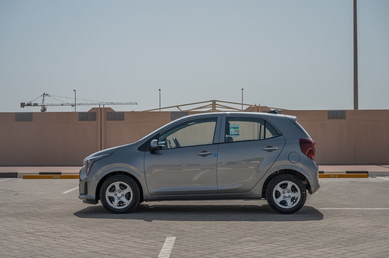 KIA Picanto (Gris), 2024 para alquiler en Sharjah