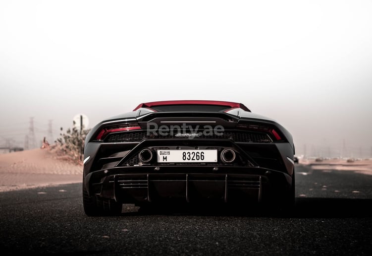 Lamborghini Evo Spyder (Gris), 2021 para alquiler en Dub&aacute;i