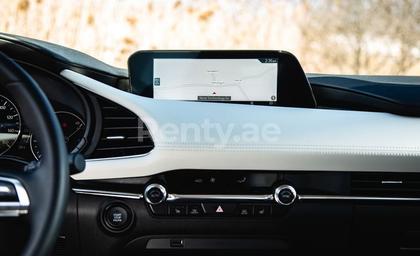 Dubai'de kiralık Mazda 3 (Gri), 2019