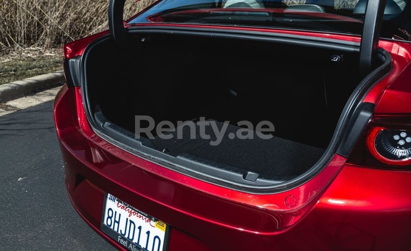 Dubai'de kiralık Mazda 3 (Gri), 2019