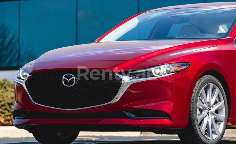 Dubai'de kiralık Mazda 3 (Gri), 2019