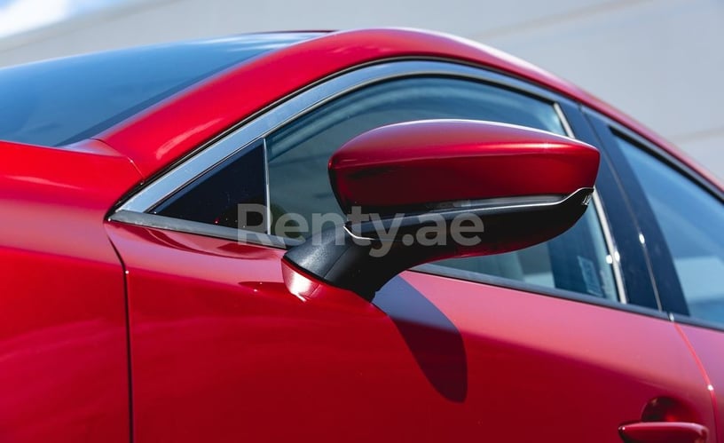 Dubai'de kiralık Mazda 3 (Gri), 2019