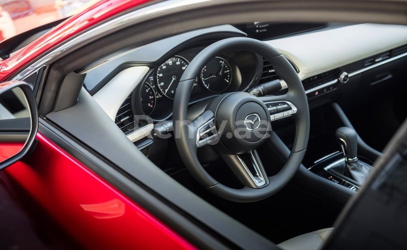 Dubai'de kiralık Mazda 3 (Gri), 2019