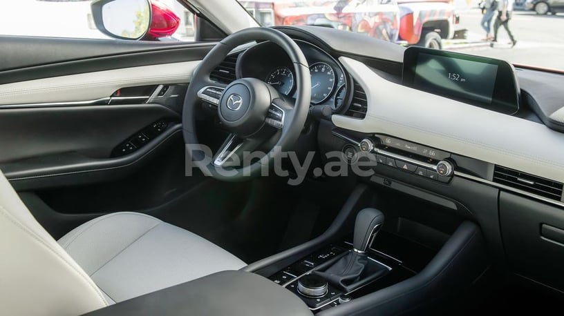 Dubai'de kiralık Mazda 3 (Gri), 2019