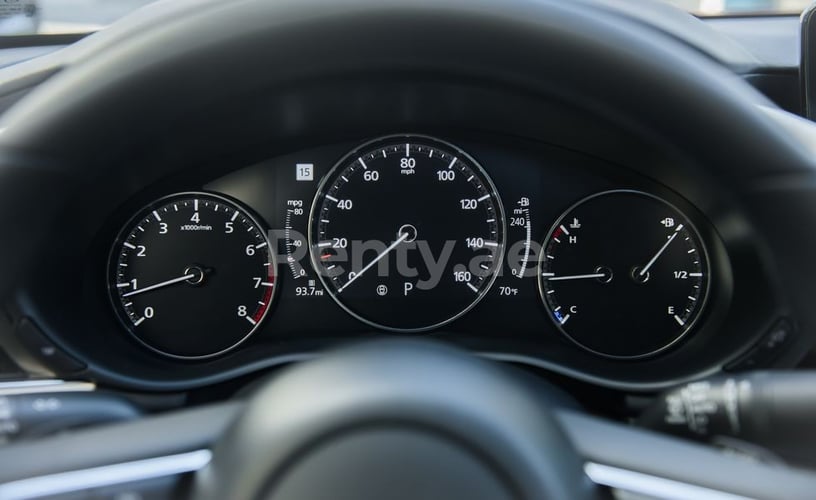 Dubai'de kiralık Mazda 3 (Gri), 2019