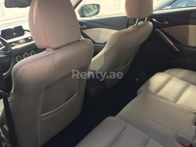 Dubai'de kiralık Mazda 6 (Gri), 2018