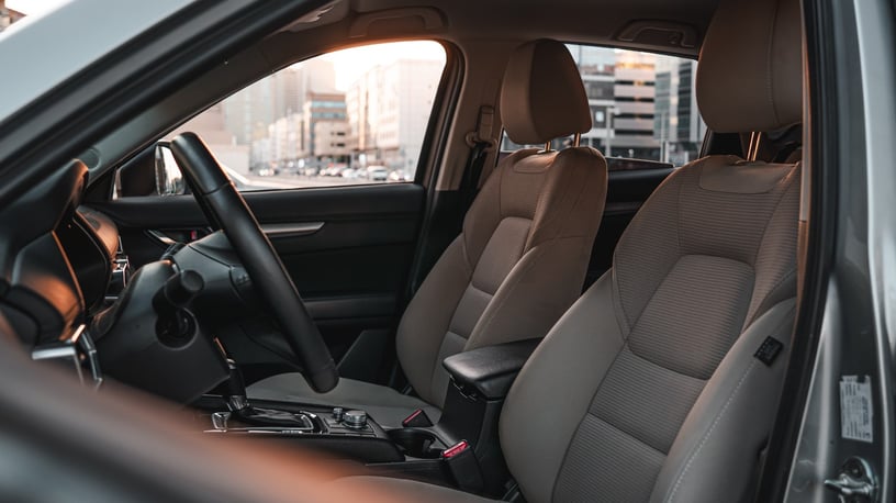 在阿布扎比 租 马自达CX5 (灰色), 2021