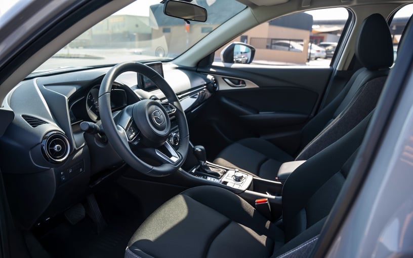 Mazda CX3 (Grau), 2024  zur Miete in Abu Dhabi