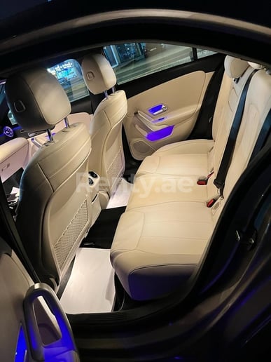 在迪拜 租 梅赛德斯 A 220 (灰色), 2019
