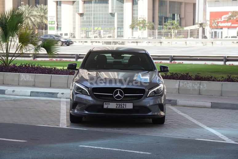 Mercedes CLA (Grise), 2019 &agrave; louer &agrave; Sharjah
