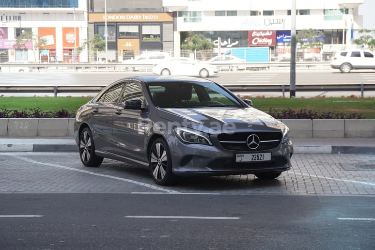 Mercedes CLA (Grise), 2019 &agrave; louer &agrave; Sharjah