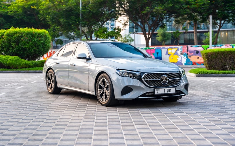 梅赛德斯 E200 (灰色), 2025 - 阿布扎比租赁报价