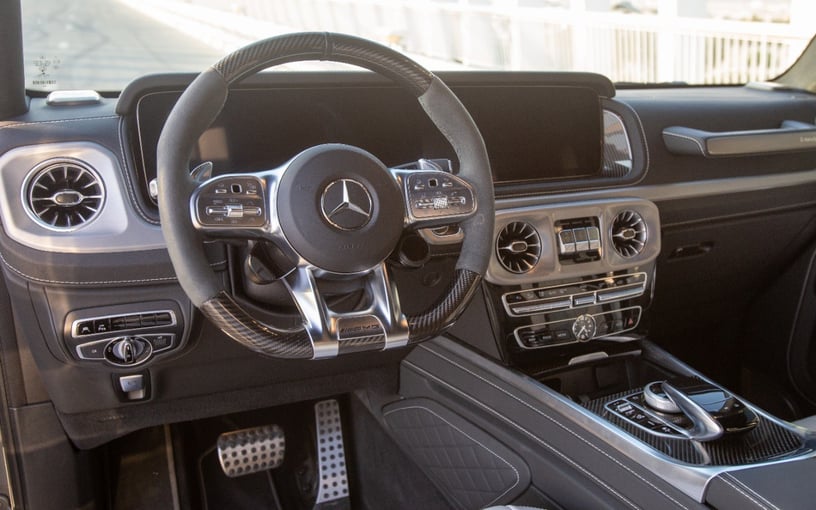 Mercedes G63 AMG (Grijs), 2022 te huur in Abu Dhabi