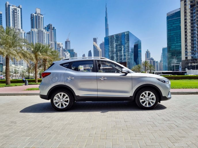 MG ZS (Grau), 2022  zur Miete in Sharjah