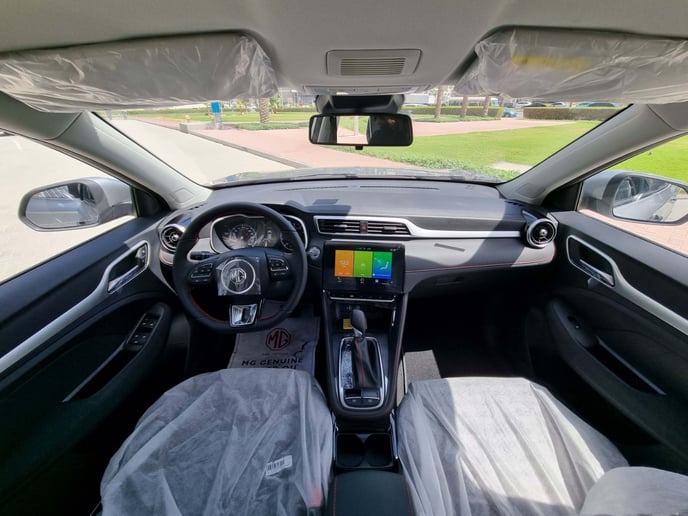MG ZS (Grau), 2022  zur Miete in Sharjah