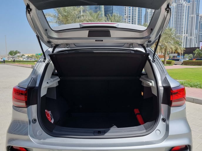 MG ZS (Grau), 2022  zur Miete in Sharjah