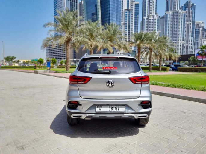 MG ZS (Grau), 2022  zur Miete in Sharjah