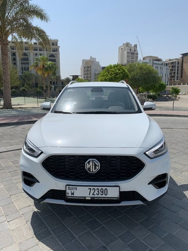 إيجار إم جي ZS (أبيض), 2025 في دبي