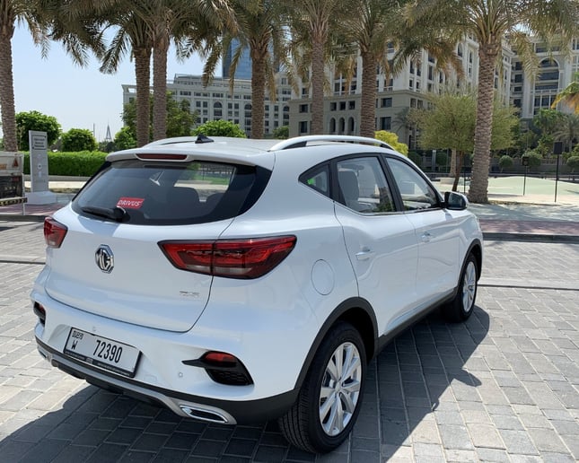 إيجار إم جي ZS (أبيض), 2025 في دبي