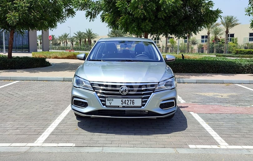 MG5 (Gris), 2022 para alquiler en Dub&aacute;i