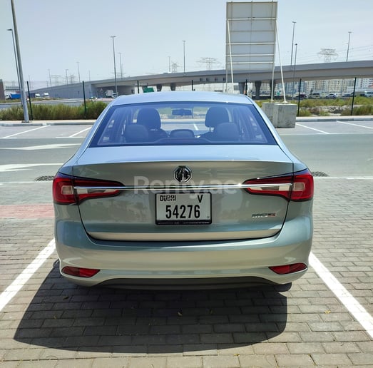MG5 (Gris), 2022 para alquiler en Dub&aacute;i