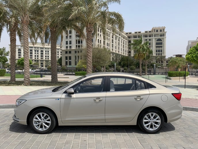 MG5 (Gris), 2025 para alquiler en Abu Dhabi
