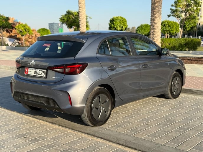 MG3 (Grigio), 2025 in affitto a Abu Dhabi