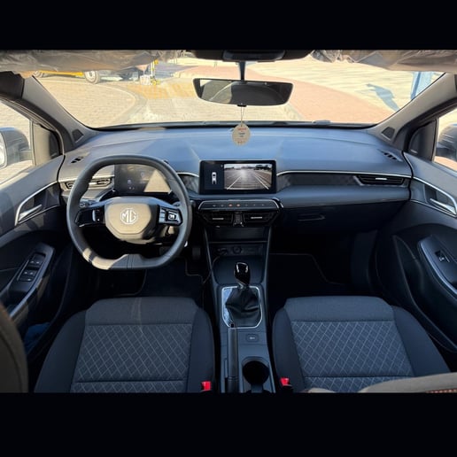MG3 (Grigio), 2025 in affitto a Abu Dhabi