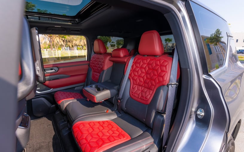 Nissan Patrol Platinum V6 (Grise), 2025 - offres de bail &agrave; Duba&iuml;