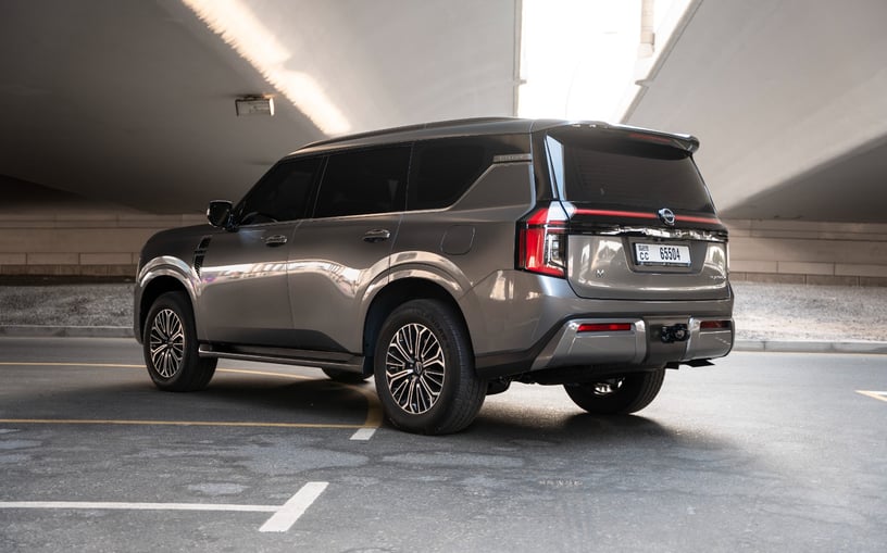 Nissan Patrol Platinum V6 (Grigio), 2025 in affitto a Abu Dhabi
