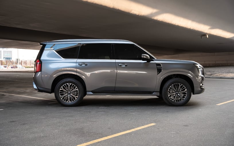 Nissan Patrol Platinum V6 (Grigio), 2025 in affitto a Abu Dhabi