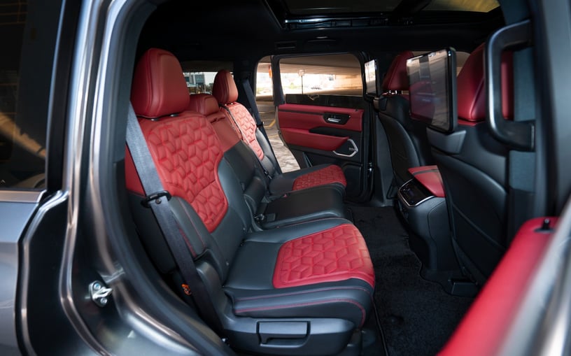 Nissan Patrol Platinum V6 (Grigio), 2025 in affitto a Abu Dhabi