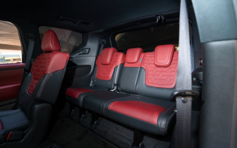 Nissan Patrol Platinum V6 (Grigio), 2025 in affitto a Abu Dhabi